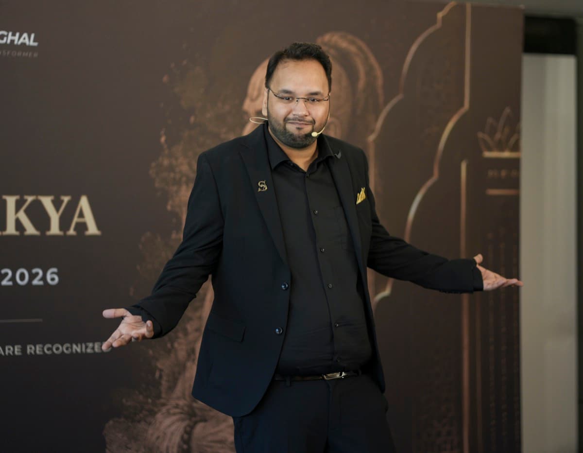 Shobhit Singhal speaking at a Transformers Hub event